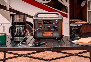 Jackery jacks up the power with new solar generators - The Gadgeteer