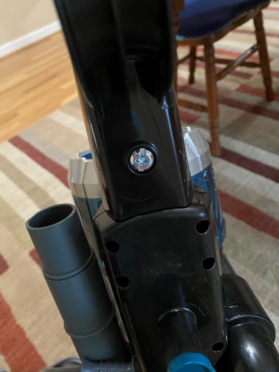 MooSoo U1400 upright vacuum cleaner review - The Gadgeteer