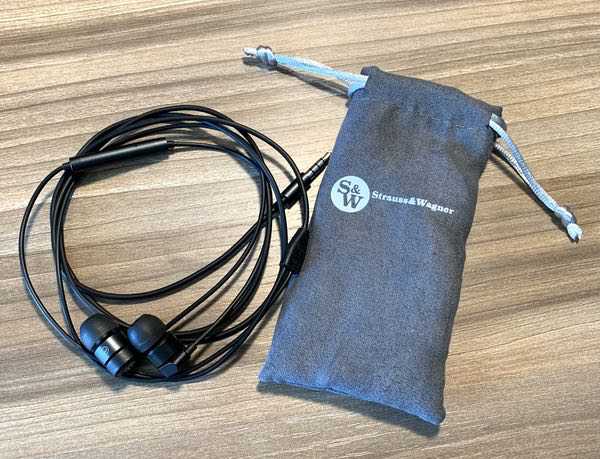 StraussAndWagner Earbuds 1