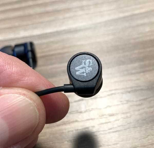 StraussAndWagner Earbuds 4