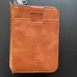 Vaultskin Notting Hill zipper wallet review