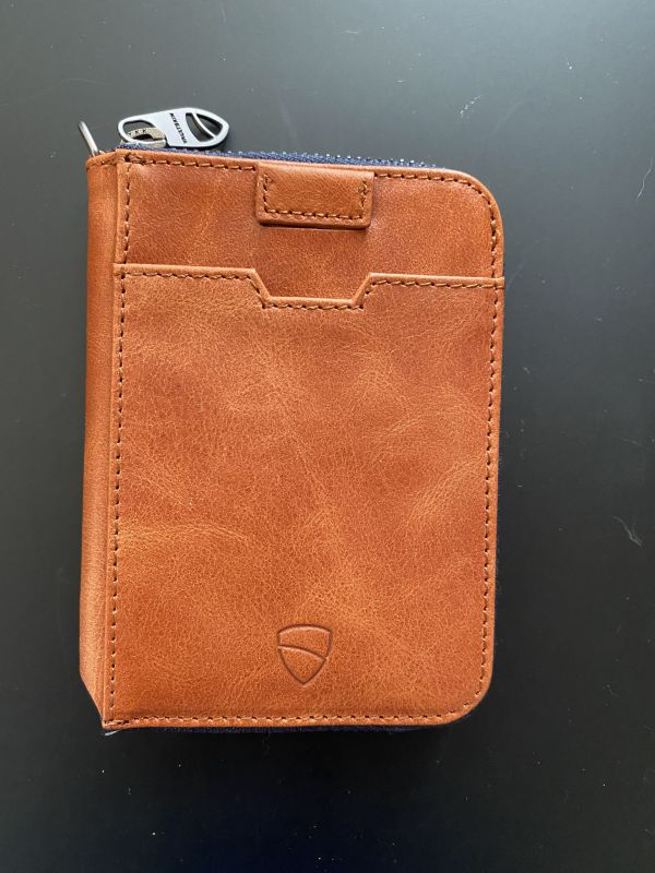 Vaultskin MAYFAIR Minimalist Leather Zipper Wallet. Slim RFID- Blocking  Multi-Card Holder With Coin Compartment