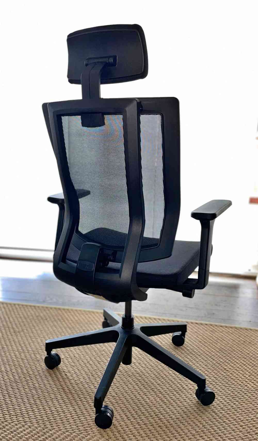 vari task chair assembly