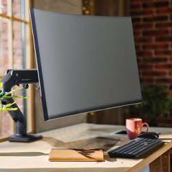 Ergotron HX desk monitor arm review