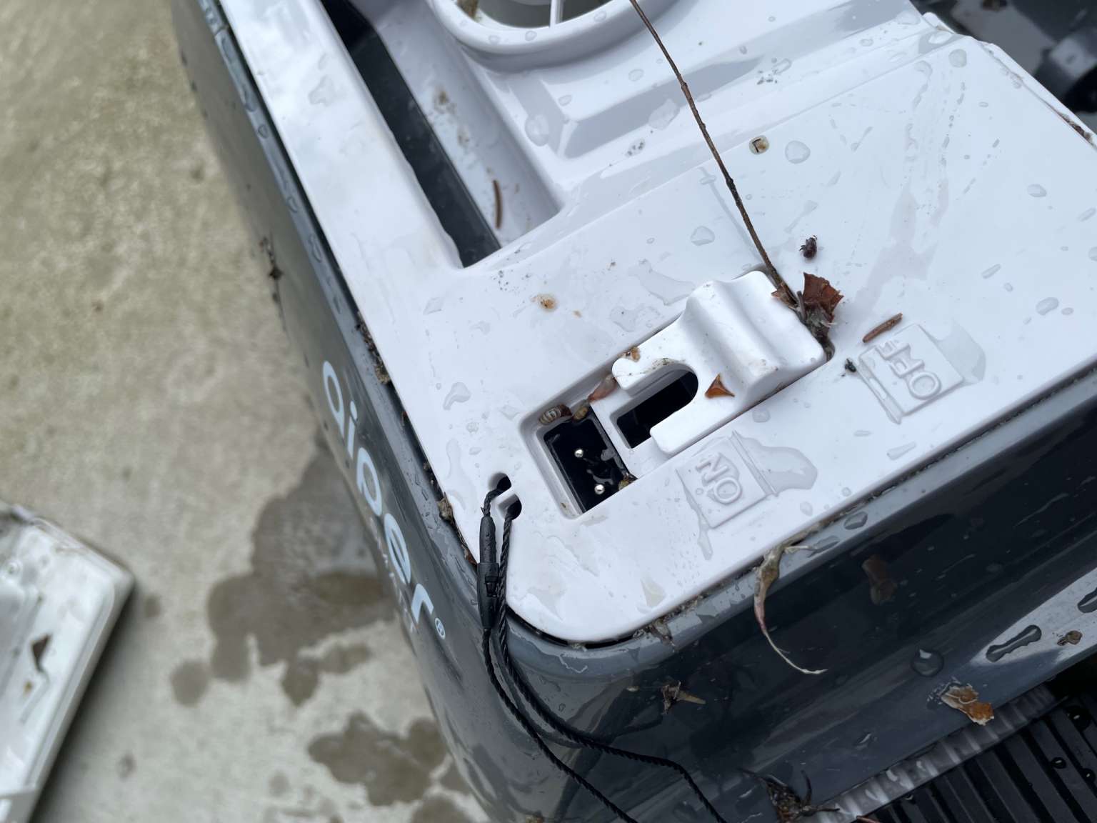 Aiper Smart AIPURY1500 Cordless Pool Cleaning robot review The Gadgeteer