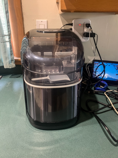 Free Village Store Ice Maker