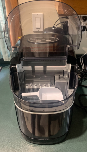 Free Village Store Ice Maker 3