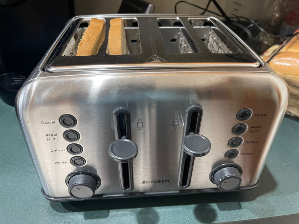 BUYDEEM 4-Slice Toaster review - The Gadgeteer