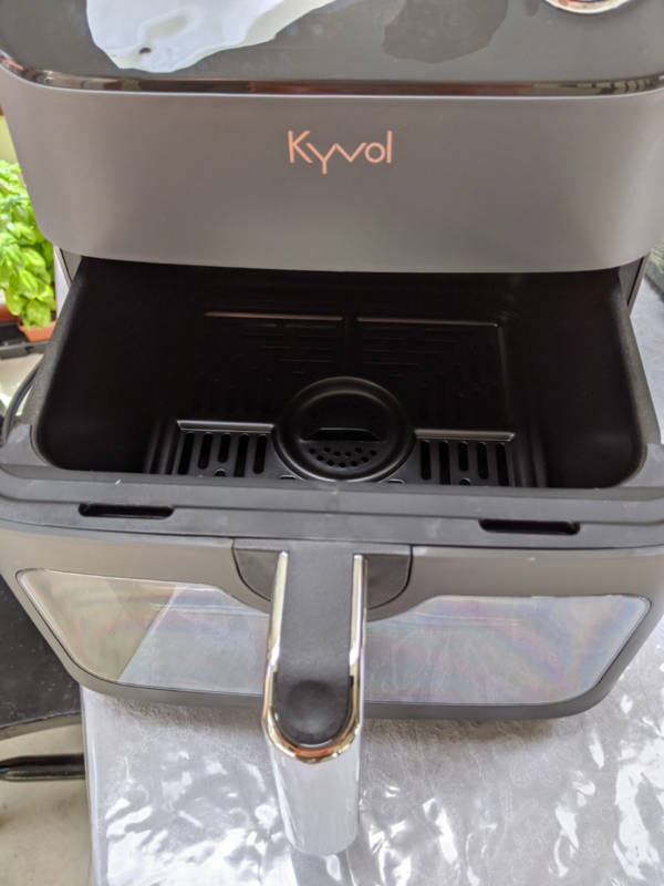 Kyvol Smart Wi-Fi Air Fryer, AF600 Air Fryer, 6 Quart, 12 Presets