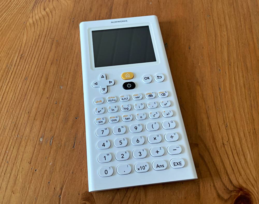 Finally, a Good Calculator! The NumWorks Graphing Calculator