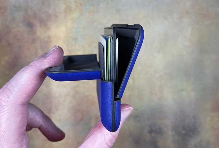 Bellroy Flip Case wallet review The Gadgeteer