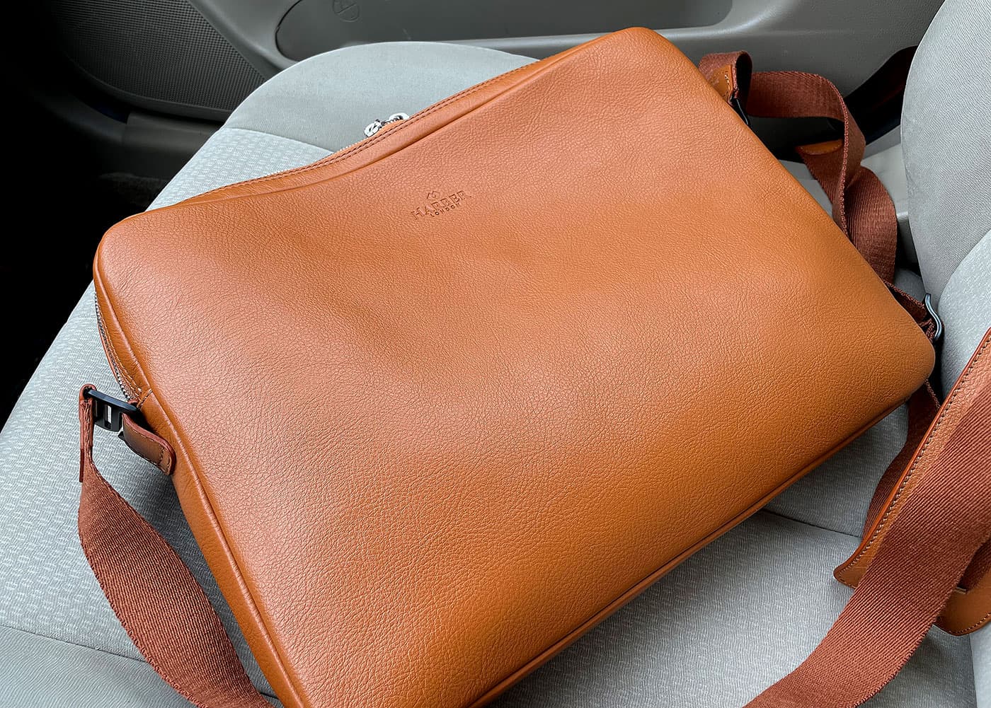 Harber London Leather Messenger Bag for MacBook review - The Gadgeteer
