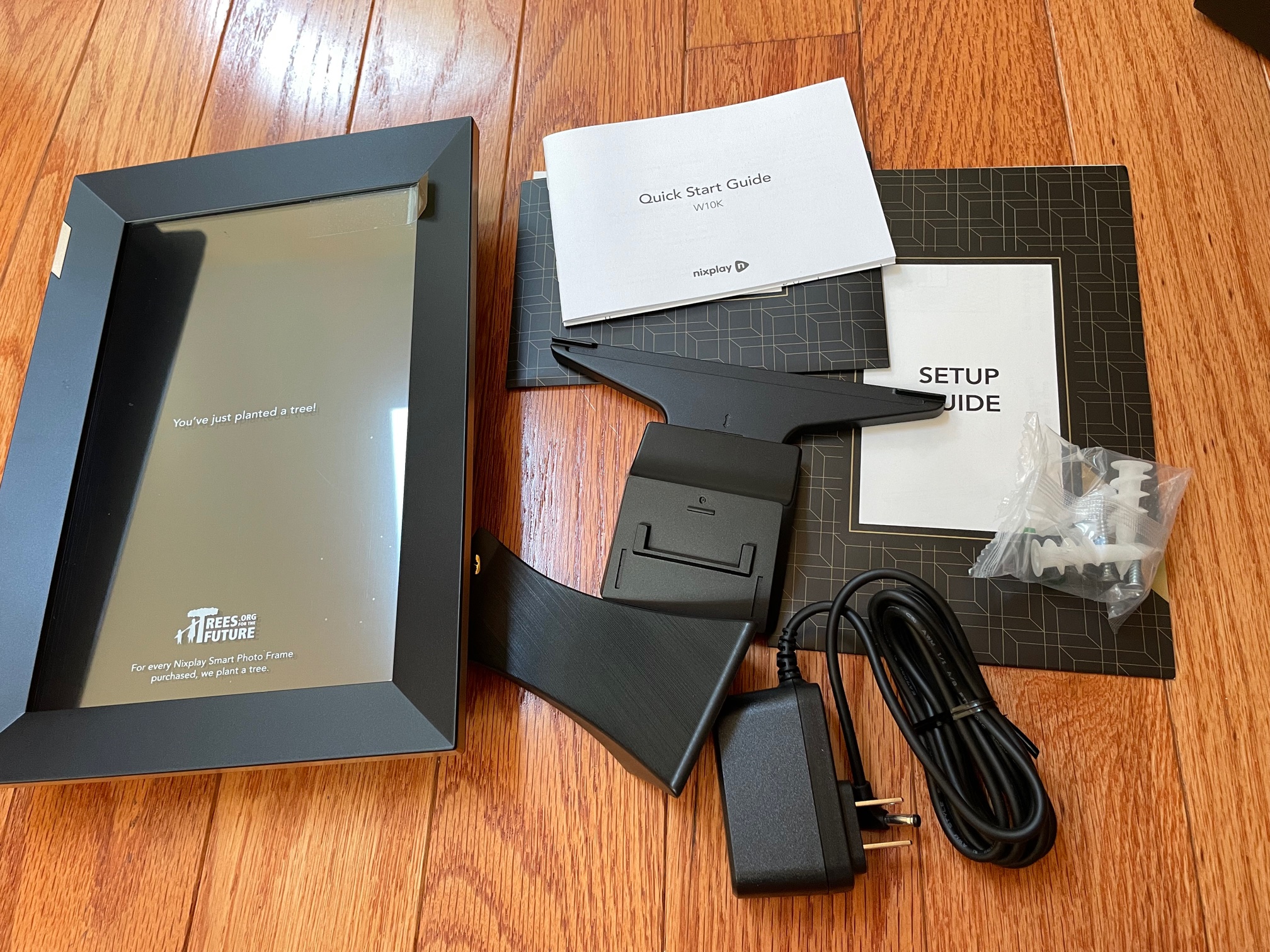 Nixplay’s 10.1inch W10K WiFi Touchscreen Digital Picture Frame review
