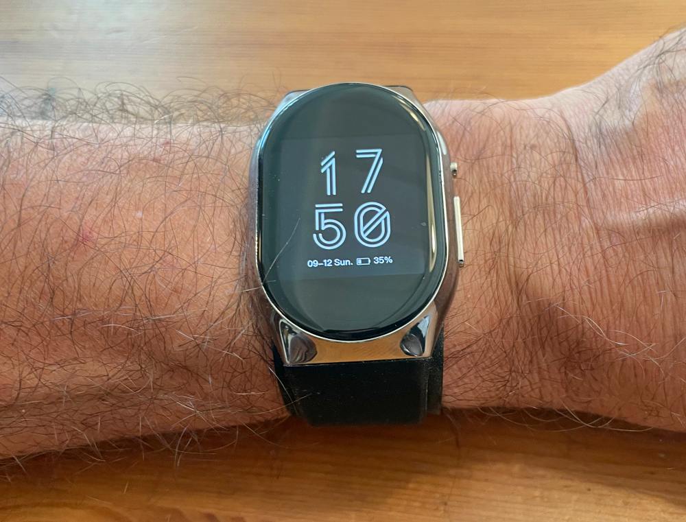 YHE BP Doctor Pro in test: smartwatch with blood pressure measurement