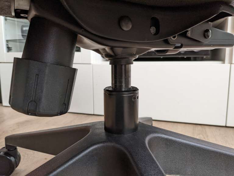 Discounted Mavix Gaming Chairs Come With Free Heated Massagers For A Limited Time