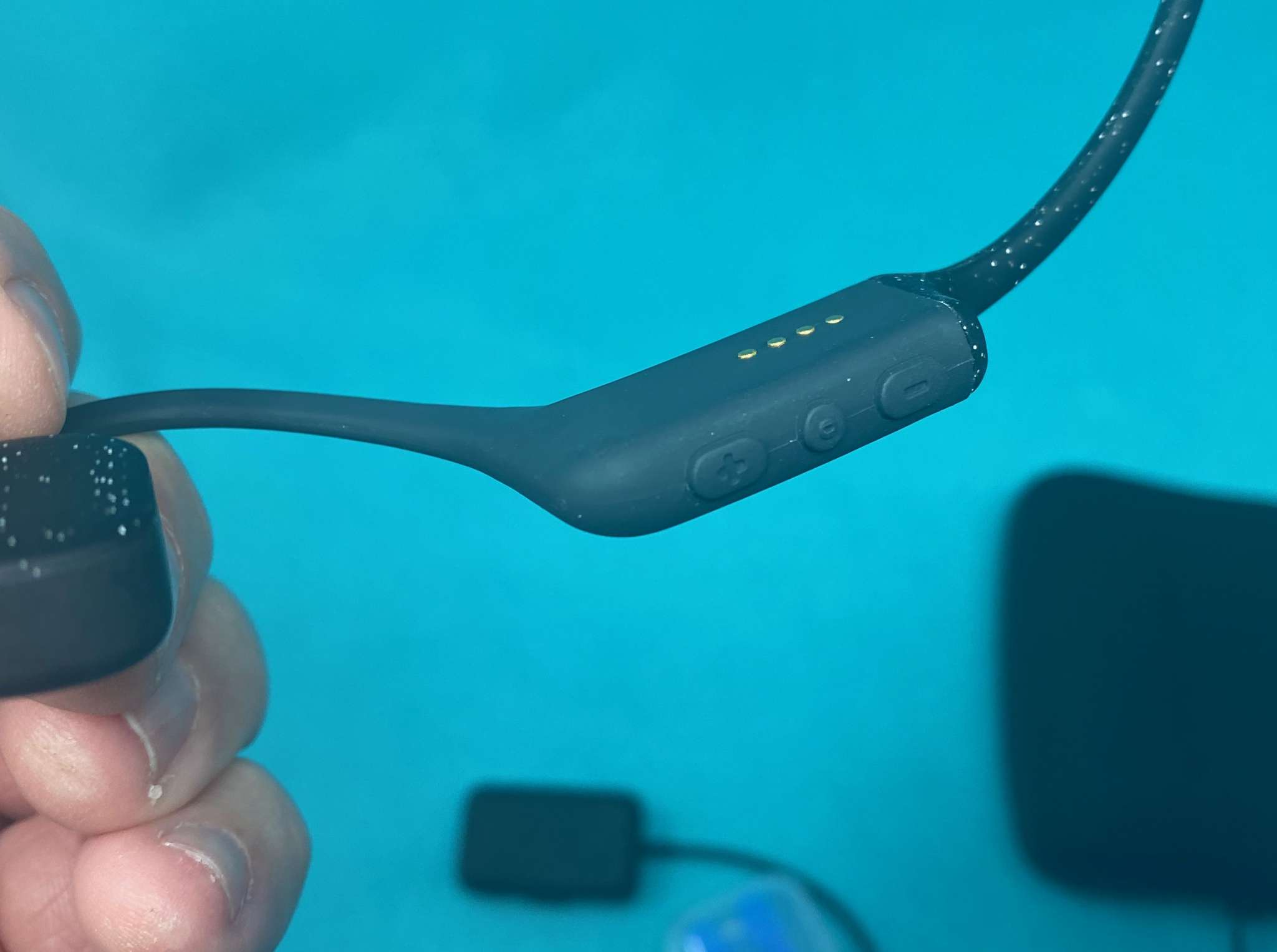 AfterShokz Xtrainerz Bone Conduction MP3 Swimming Headphones review