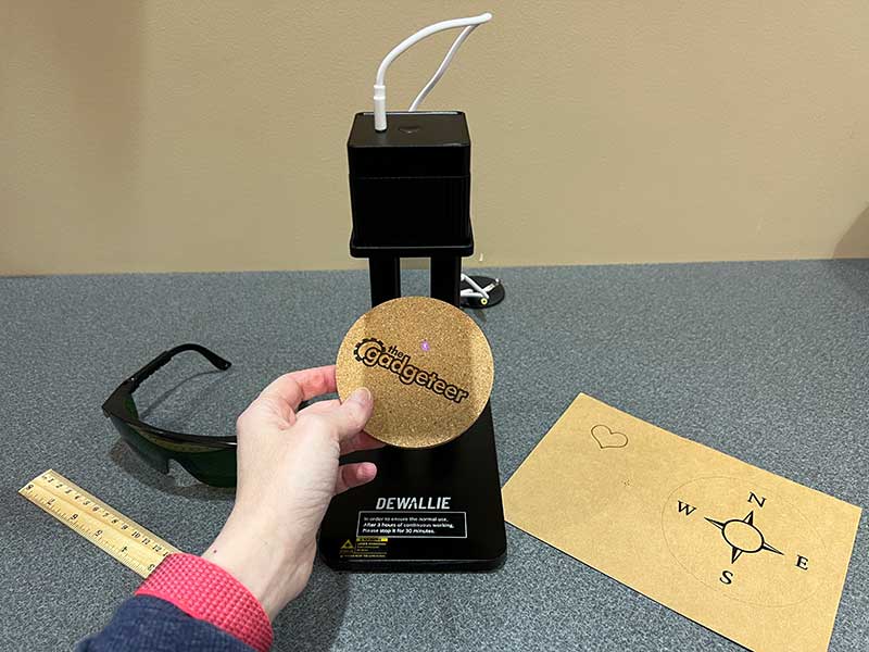 sfære Gravere aftale Dewallie Mini Portable Laser Engraving Machine review - The Gadgeteer