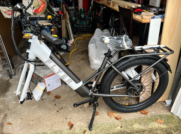 Radio FLYER™ M880 Midtail Fat Tire Electric Cargo Bike 20