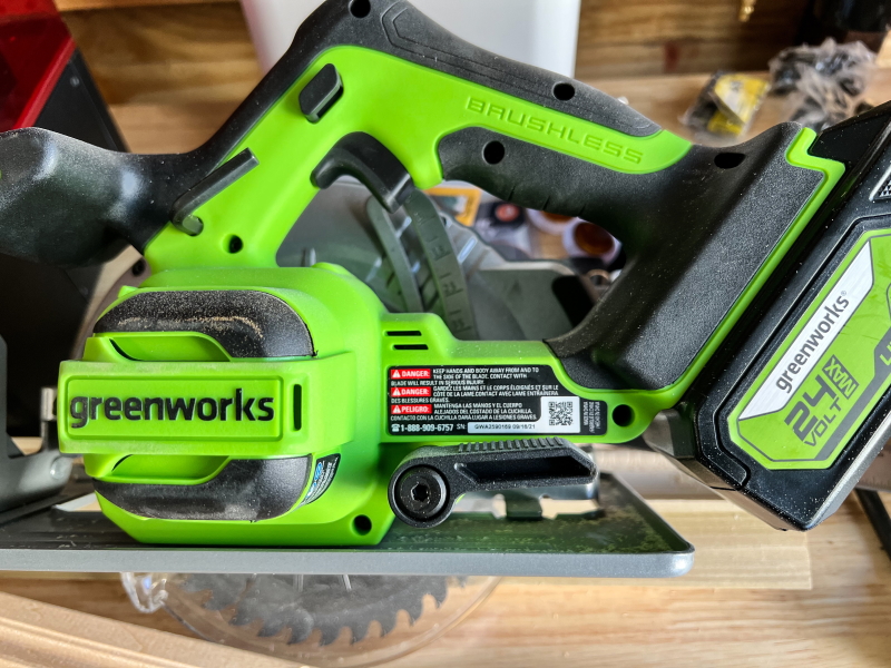 Greenworks 24V Brushless 6-1/2 Circular Saw Kit with 24V 2Ah Battery and Charger