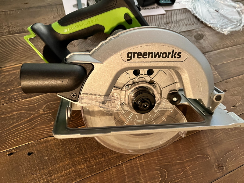 Greenworks 24V Brushless 6-1/2 Circular Saw Kit with 24V 2Ah Battery and Charger