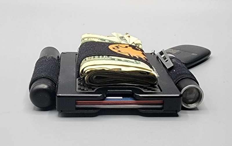 MGear Gadget Wallet 3.0 Review [A Multi-Purpose Tool, Too]