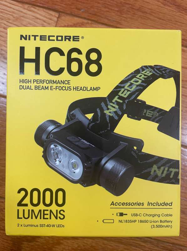 Nitecore HC68 01 box