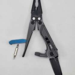 SOG Flash MT review – A multi-tool with assisted opening features