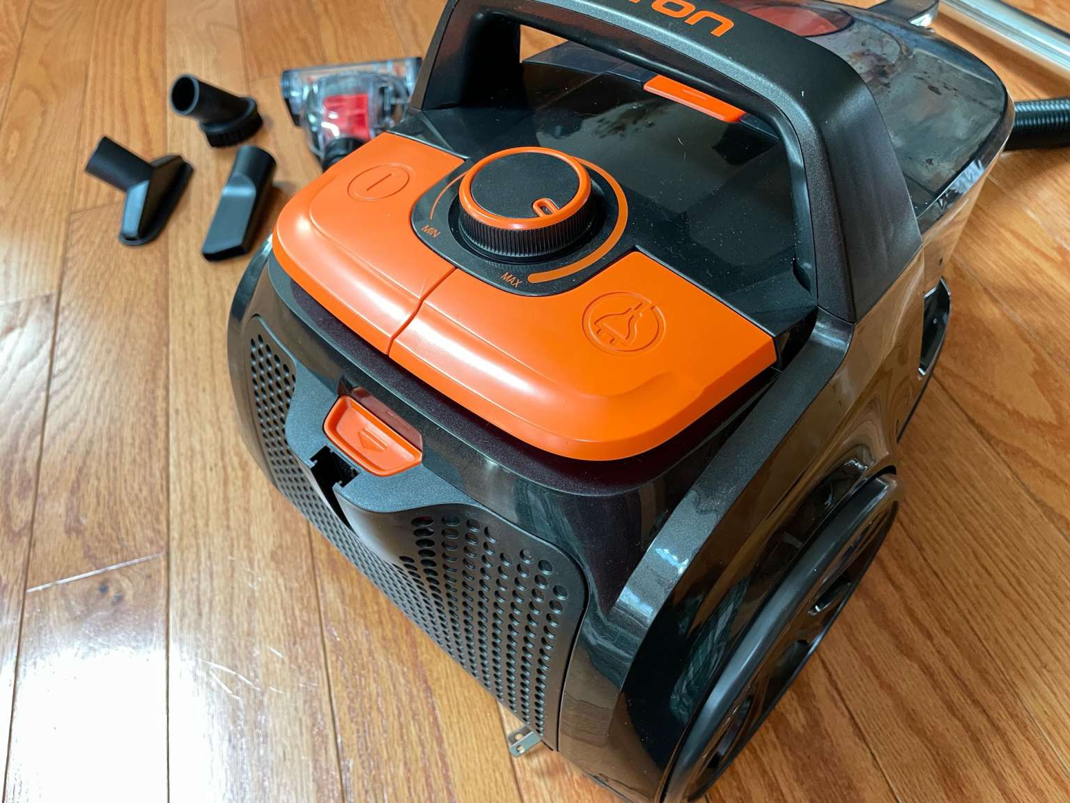 Aspiron ASCA006 variable speed canister vacuum review Banish dirt to the land of wind and