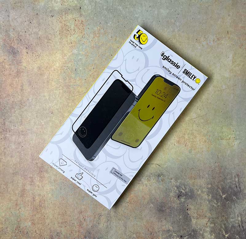 Glassie Smiley tempered glass screen protector review this iPhone protector that make you smile The Gadgeteer