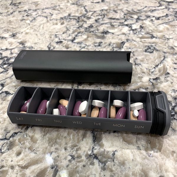 FYY Daily Pill Organizer Review 2022