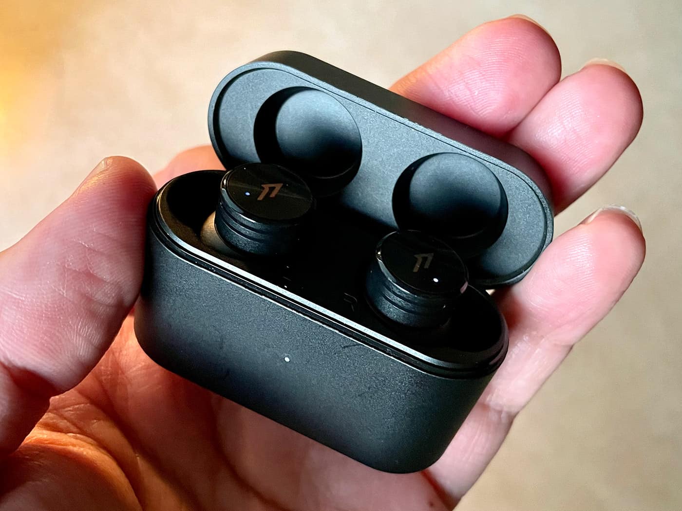 1MORE PistonBuds Pro Hybrid Active Noise Canceling Wireless Earbuds review 03