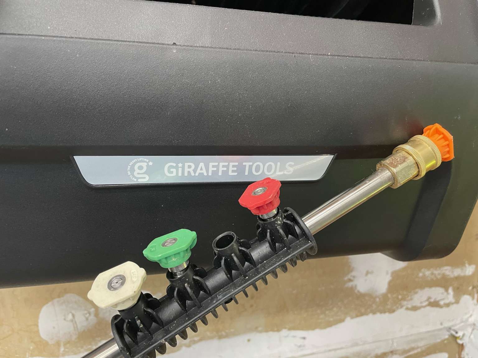 Giraffe Tools Grandfalls Pressure Washer review - Powerful spiffy