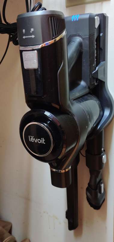 Levoit VortexIQ 40 Stick Vacuum review: simple but effective