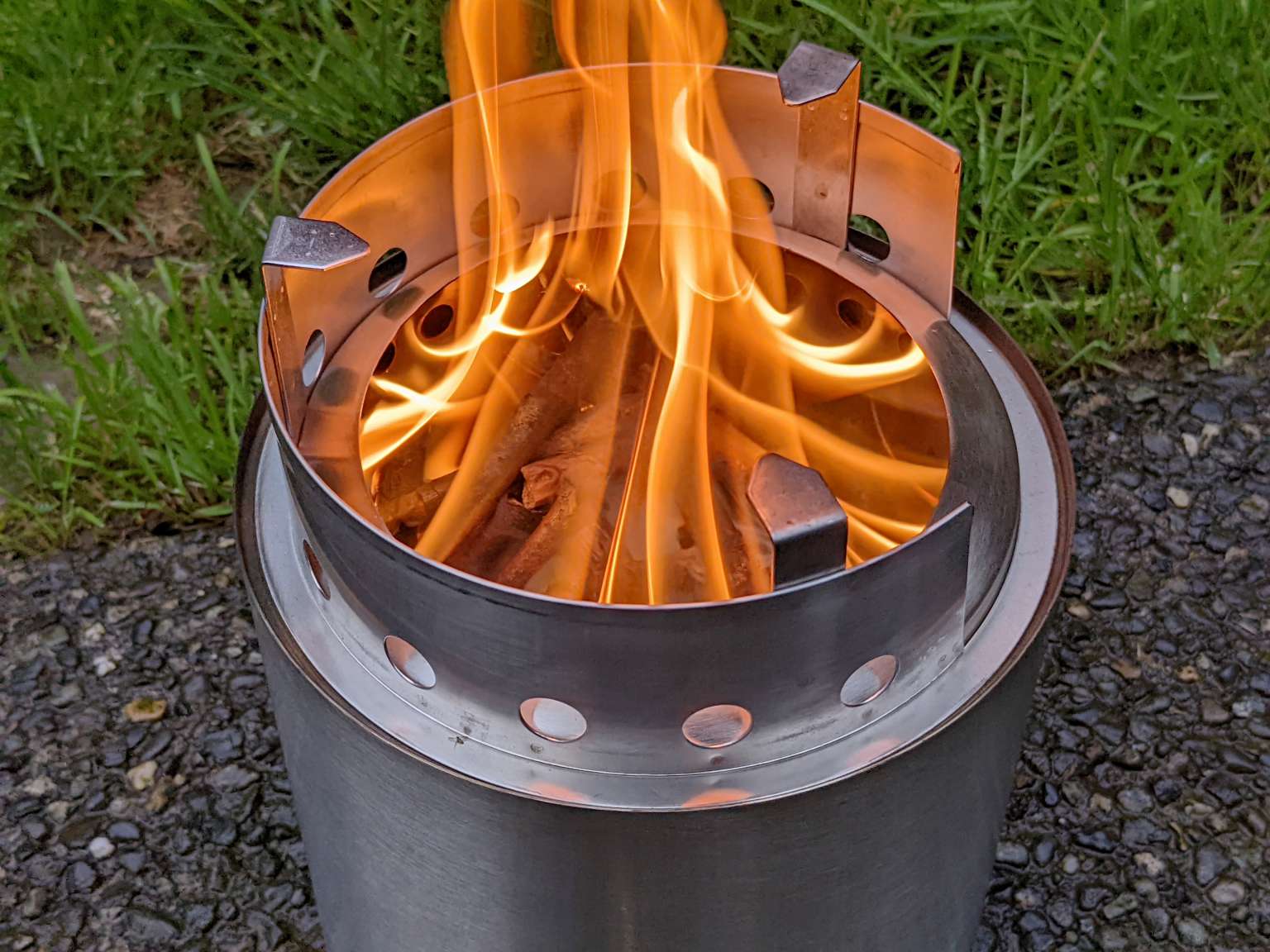 Solo Stove Campfire review - Bring the heat everywhere you go with this ...