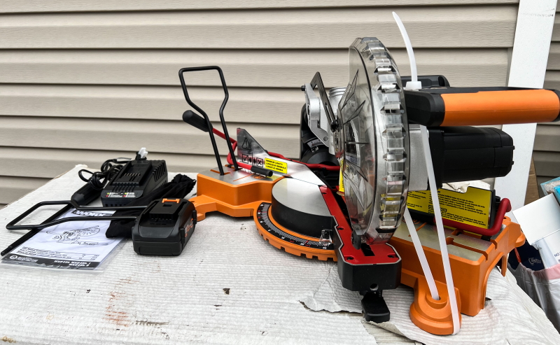 Worx 20V Power Share 7.25 Cordless Sliding Compound Miter Saw review - The  Gadgeteer