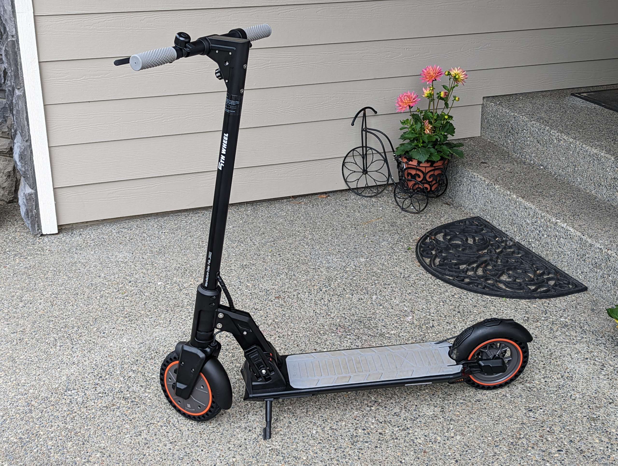 5th Wheel M2 electric scooter review - it's one rad ride - The Gadgeteer