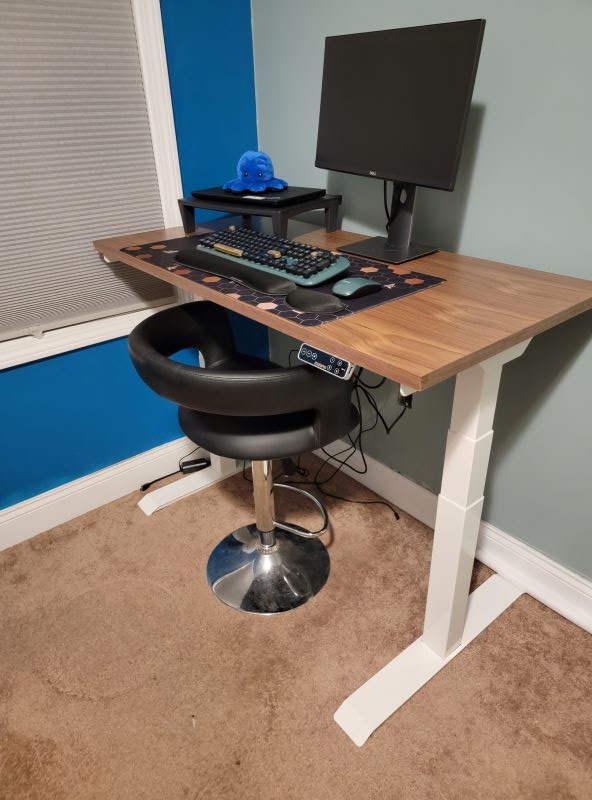 Flexispot E7 in test - how does the electrically height-adjustable desk  perform?