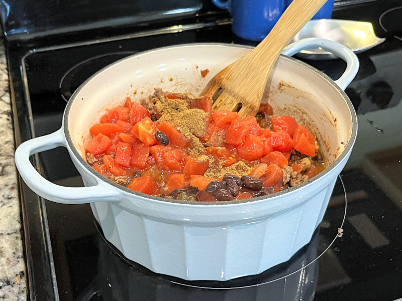 Buydeem Flat Enameled Iron Casserole Braiser - 3.3 Quart Dutch Oven