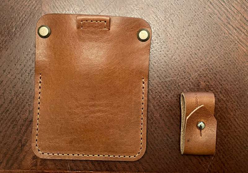 Geometric Goods “The Minimalist” Leather AirTag wallet review - Never ...