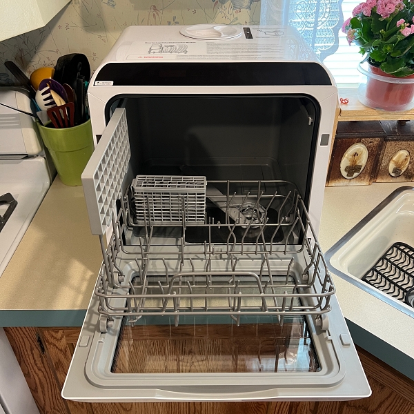 HAVA Dishwasher Review - Compact Dishwasher With Built-In Water Tank! 