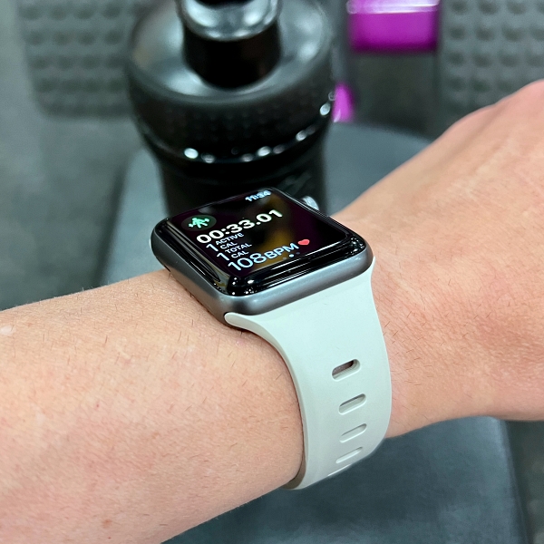 Nomad launches 'Sport Band Slim' for Apple Watch, an upgrade over Apple's  Sport Band [Hands-on] - 9to5Mac