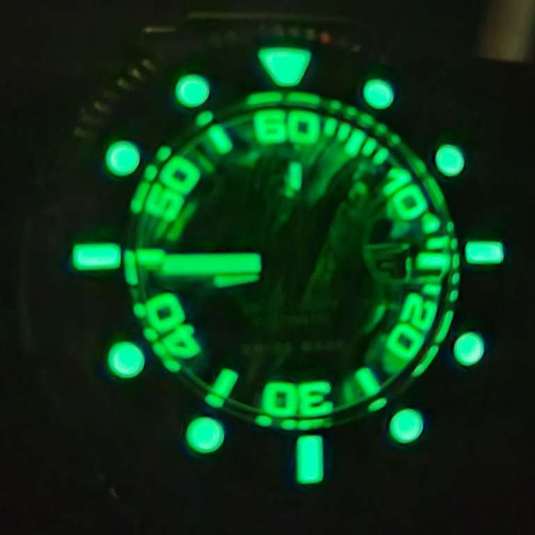 NOVE Atlantean dive watch review How to look good at 1,000 feet down