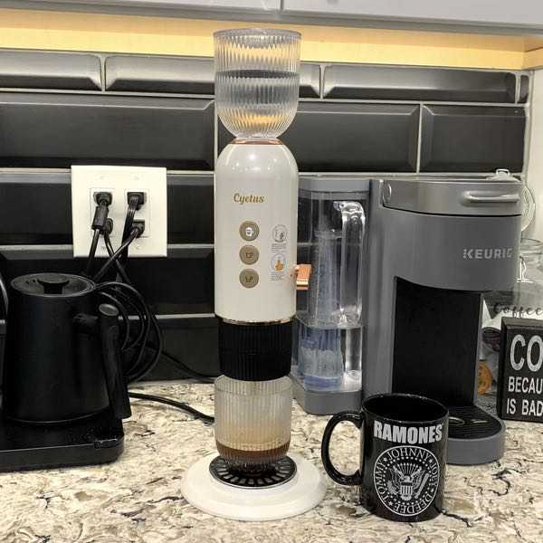 Cyetus Mini Espresso, an innovative 4-in-1 coffee machine