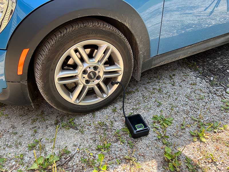 PUMPIT: A Handheld & Cordless Smart Auto Tire Inflator by Pumpit —  Kickstarter