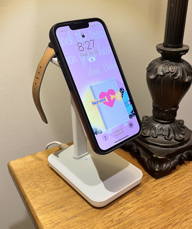 Twelve South HiRise 3 Wireless Charging Stand review – perfect bedside charger for Apple devices
