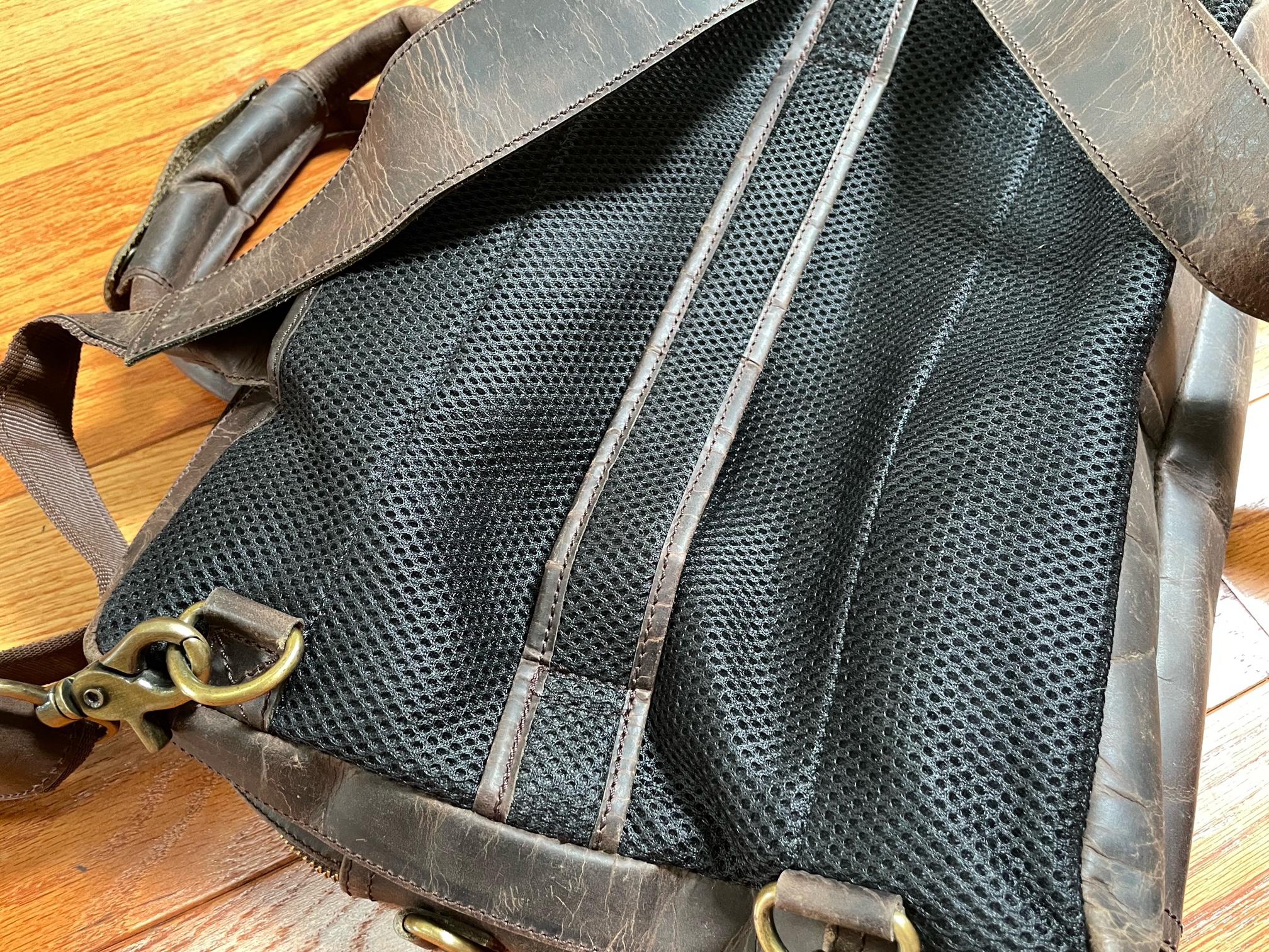 Anuent Leather Convertible Briefcase Backpack review – Luscious leather ...