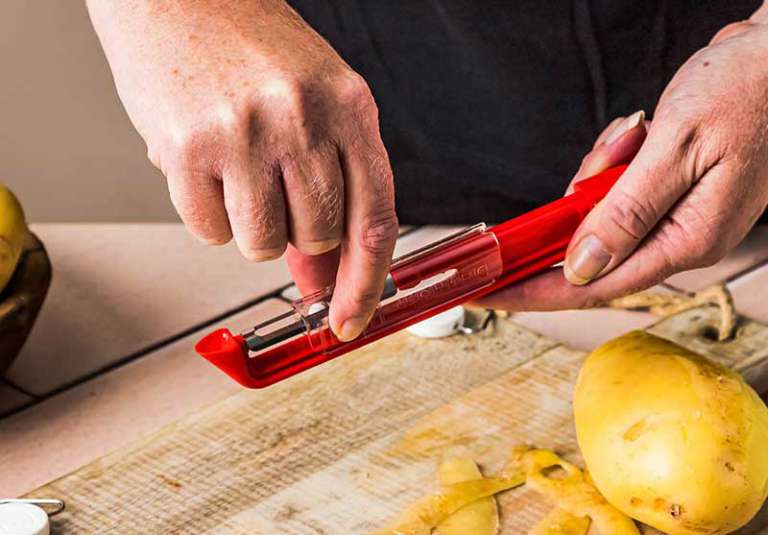 Sharple is a veggie peeler that sharpens itself automagically! The