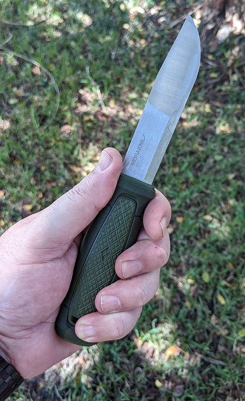 Review of the Mora Kansbol with MOLLE Multi Mount sheath option 