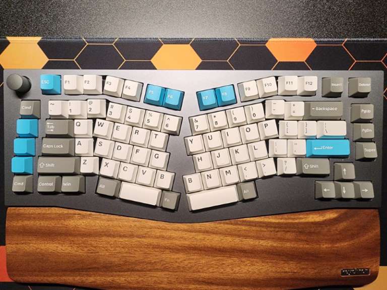 Keychron Q10 split mechanical keyboard review - A 75% TKL Alice layout ...