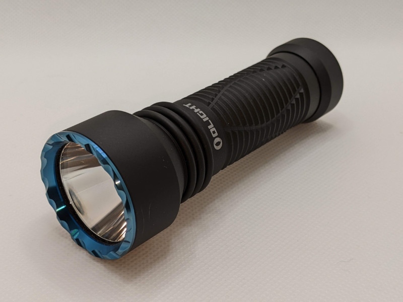 Linterna EDC de largo alcance Olight Javelot Mini